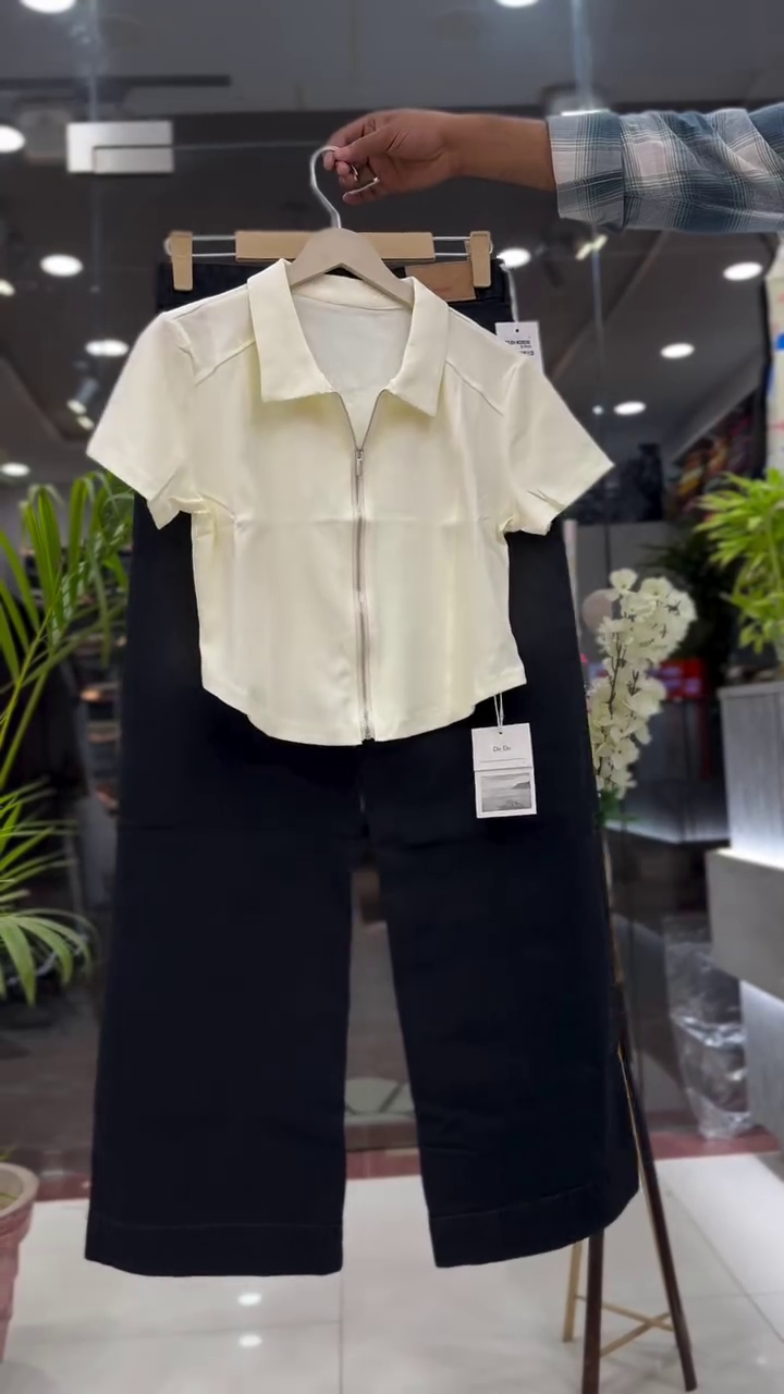 Chic Western Outfit – Stylish & Comfortable Look - Image 2