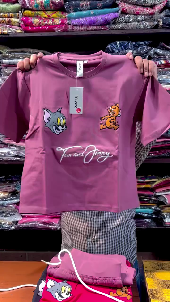 Cute Cartoon Oversized Tee – Trendy & Comfortable - Image 7